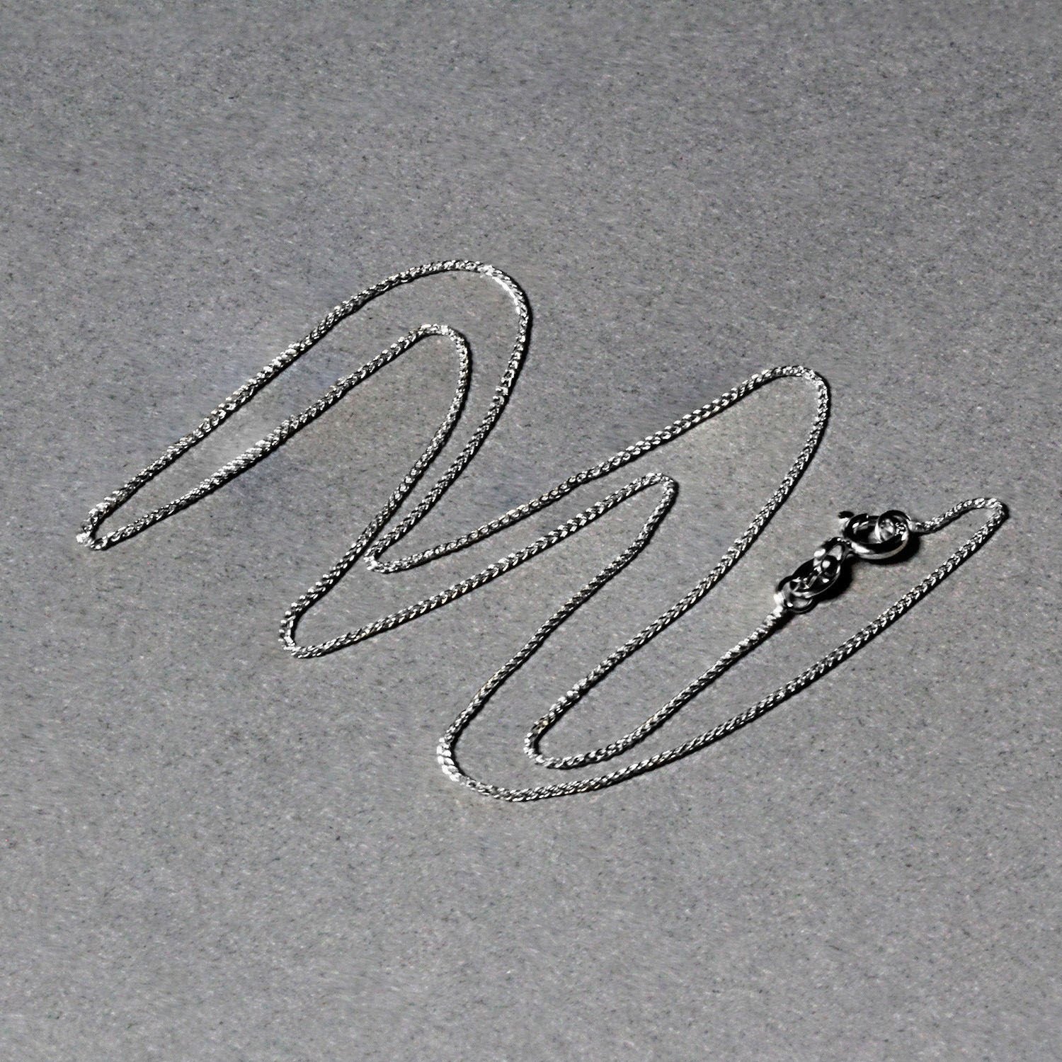 14k White Gold Diamond Cut Round Wheat Chain (0.60 mm)